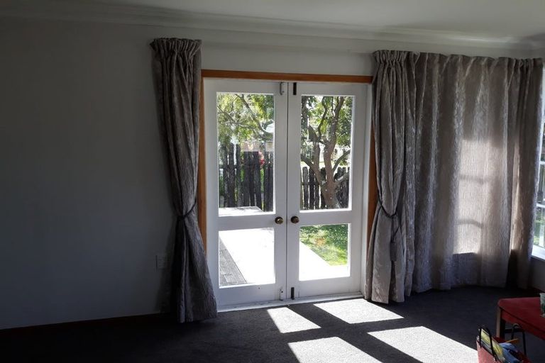 Photo of property in 28 Saint Annes Street, Levin, 5510