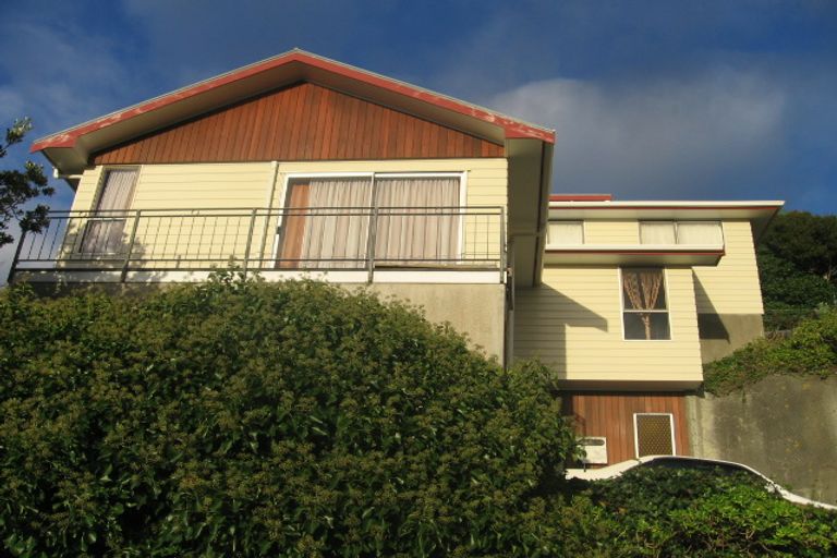 Photo of property in 3 Saint Aidans Way, Tawa, Wellington, 5028