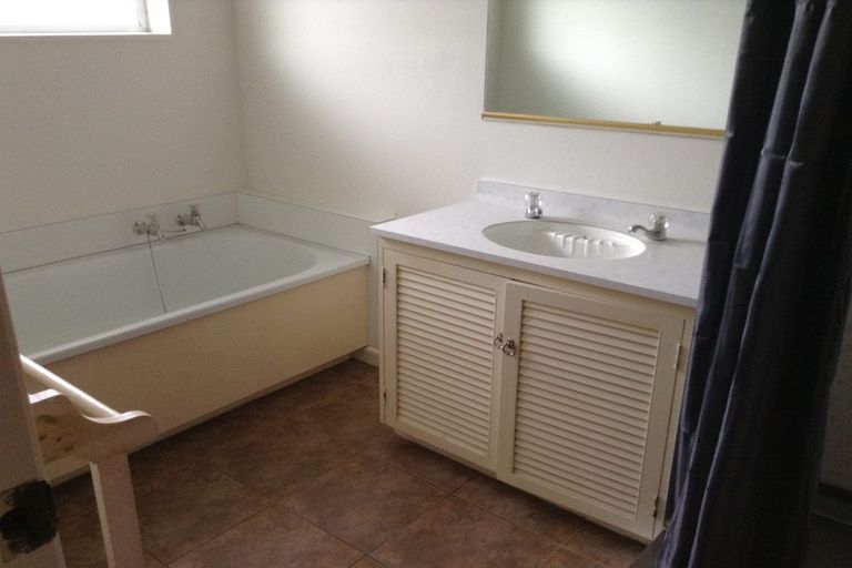 Photo of property in 2/39 Waimairi Road, Upper Riccarton, Christchurch, 8041