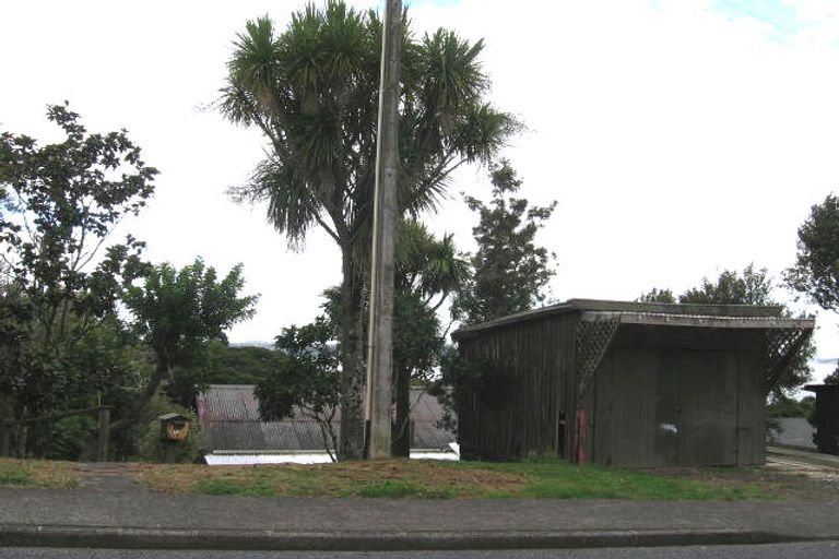 Photo of property in 70 Tanekaha Road, Titirangi, Auckland, 0604