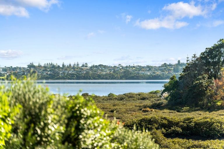 Photo of property in 2/18 Davita Place, Farm Cove, Auckland, 2012
