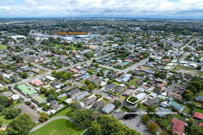 Photo of property in 21 Lochee Road, Upper Riccarton, Christchurch, 8041