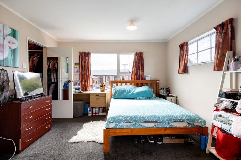 Photo of property in 2/165 River Road, Hamilton East, Hamilton, 3216