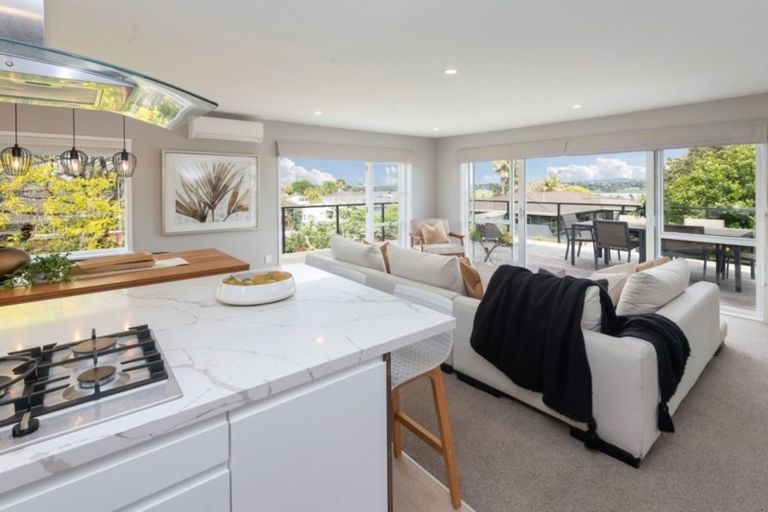 Photo of property in 52 Fordyce Avenue, Sunnyhills, Auckland, 2010