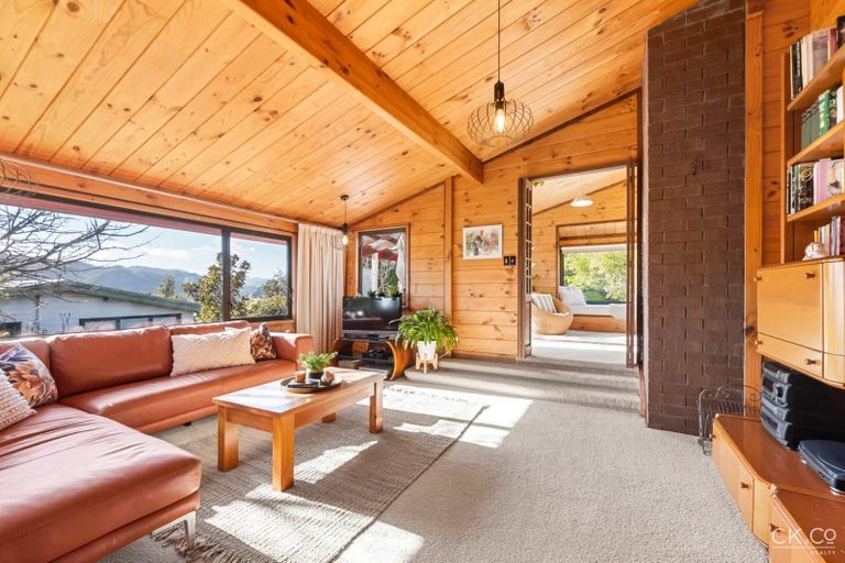 Photo of property in 5 Seymour Grove, Kingsley Heights, Upper Hutt, 5018