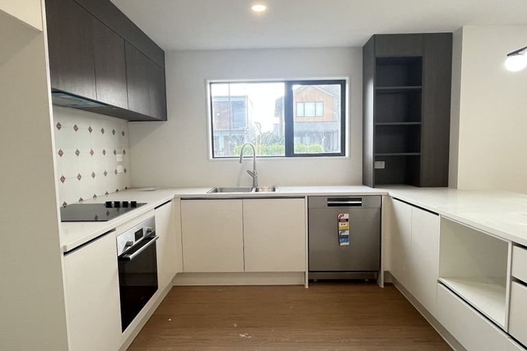Photo of property in 3 Ahunga Road, Karaka, 2113