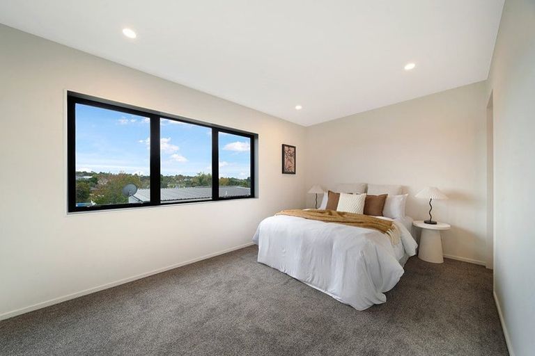 Photo of property in 2/114 Don Buck Road, Massey, Auckland, 0614