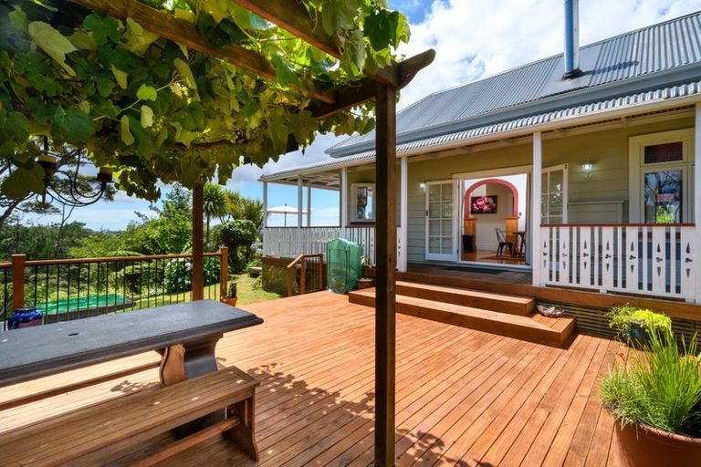 Photo of property in 43 Sunnyvale Road, Massey, Auckland, 0614