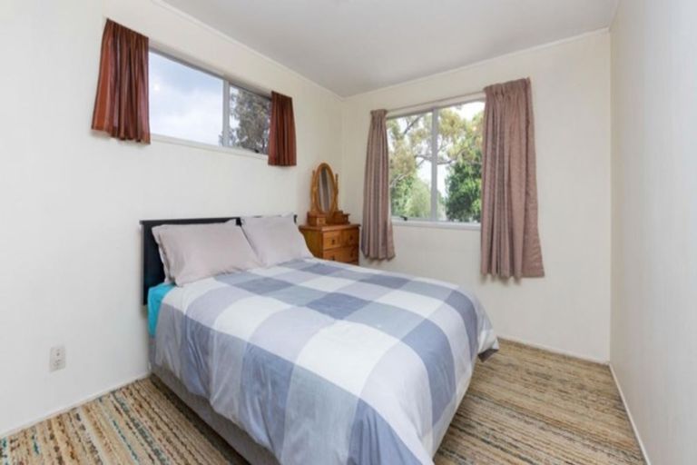 Photo of property in 18 St Catherine Crescent, West Harbour, Auckland, 0618