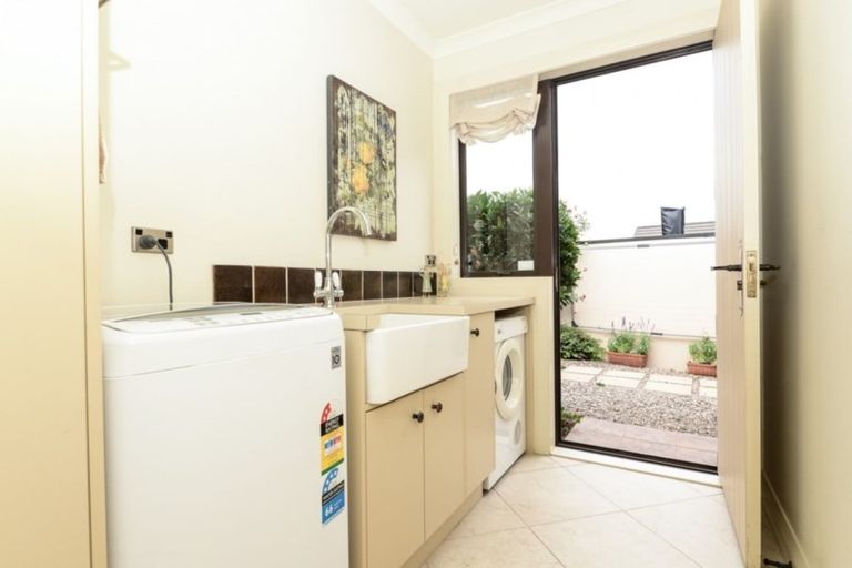 Photo of property in 35 The Esplanade, Huntington, Hamilton, 3210