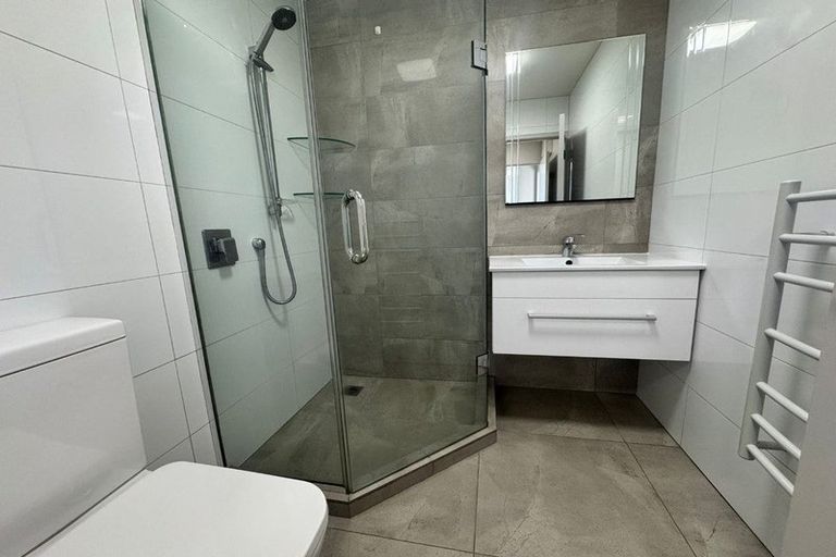 Photo of property in 1 Deanna Drive, West Harbour, Auckland, 0618