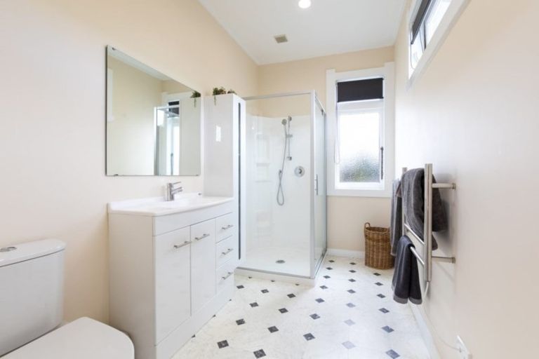 Photo of property in 28 Burns Street, Leamington, Cambridge, 3432