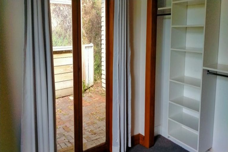 Photo of property in 112 Grafton Road, Roseneath, Wellington, 6011