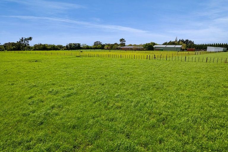 Photo of property in 550 Mountain Road, Lepperton, New Plymouth, 4373