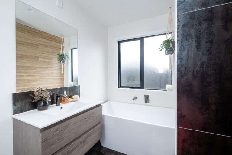 Photo of property in 19 Read Crescent, Clive, 4102