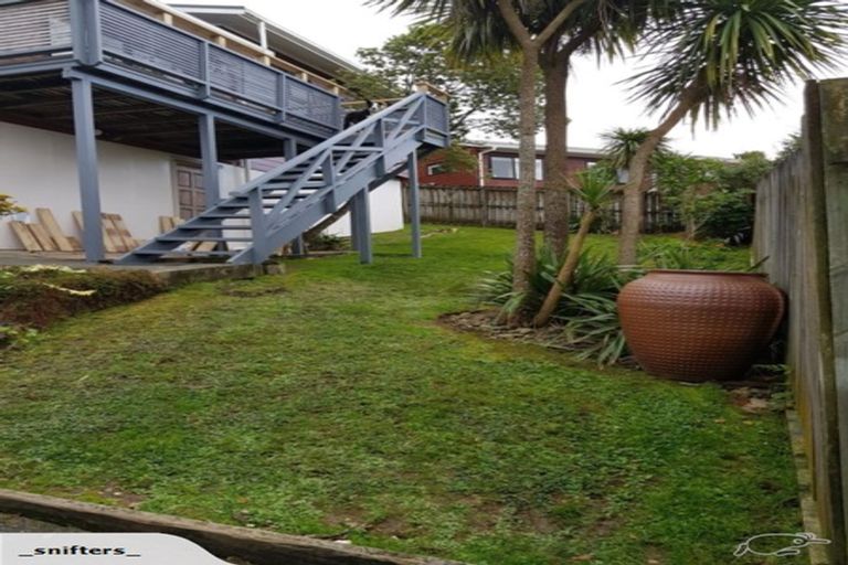Photo of property in 2/15 Witheford Drive, Bayview, Auckland, 0629