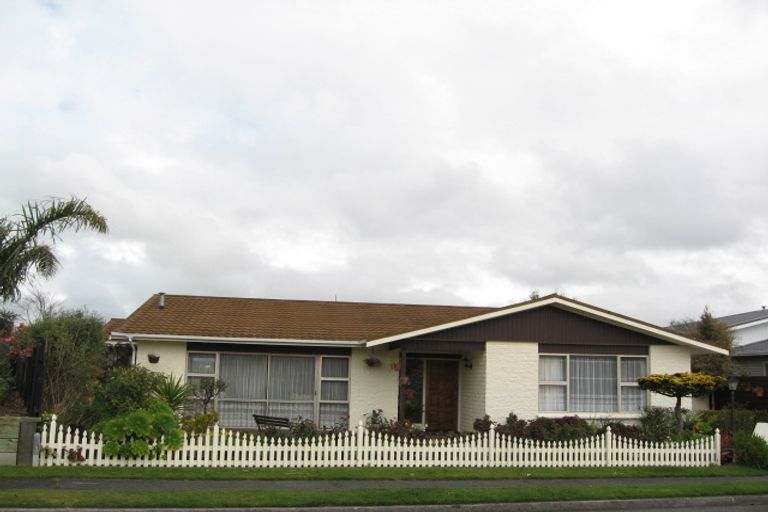 Photo of property in 6 Evelyn Place, Welbourn, New Plymouth, 4310