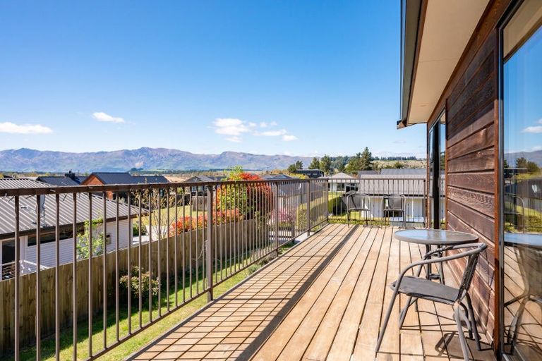 Photo of property in 28 Wabler Lane, Albert Town, Wanaka, 9305