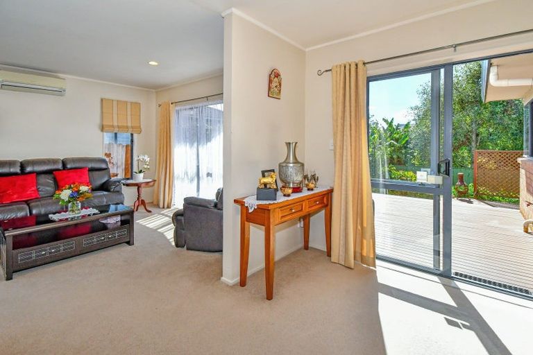 Photo of property in 27 Cottesmore Place, Huntington Park, Auckland, 2013