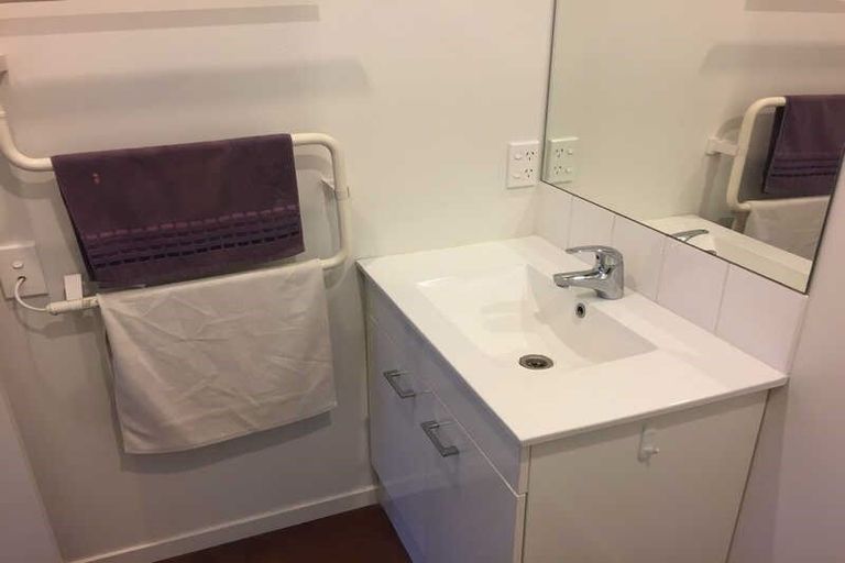 Photo of property in 6/190 Lincoln Road, Addington, Christchurch, 8024