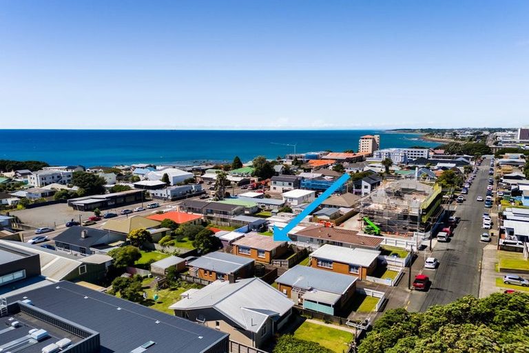 Photo of property in 2/56 Young Street, New Plymouth, 4310