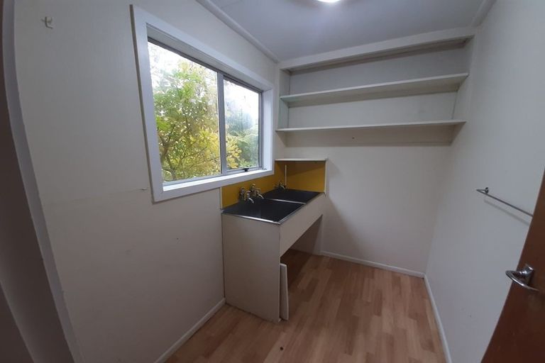 Photo of property in 31 Awaroa Road, Sunnyvale, Auckland, 0612