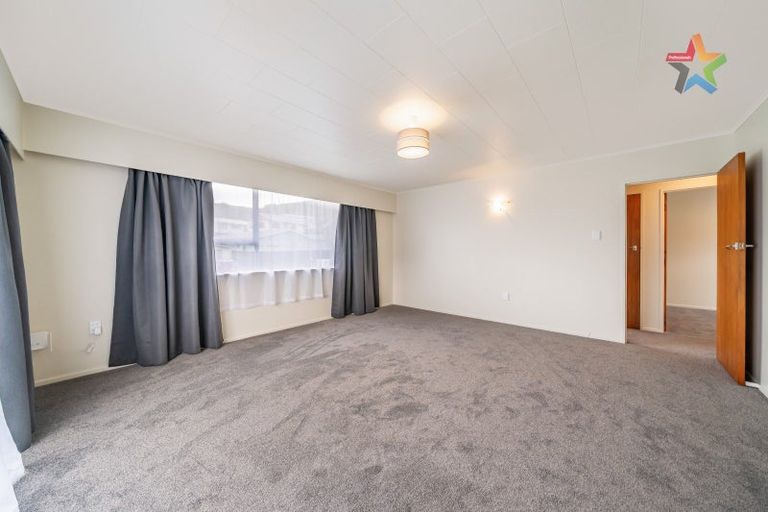 Photo of property in 293a Wellington Road, Wainuiomata, Lower Hutt, 5014