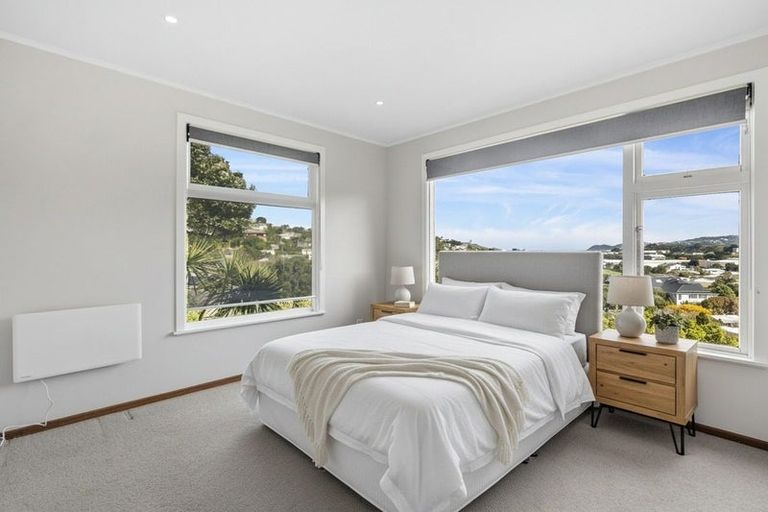 Photo of property in 10 Greenview Way, Miramar, Wellington, 6022