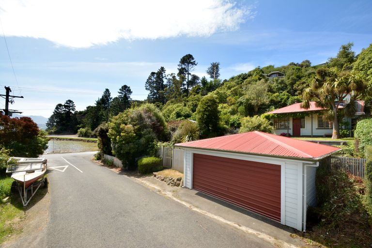 Photo of property in 2 Bacon Street, Broad Bay, Dunedin, 9014
