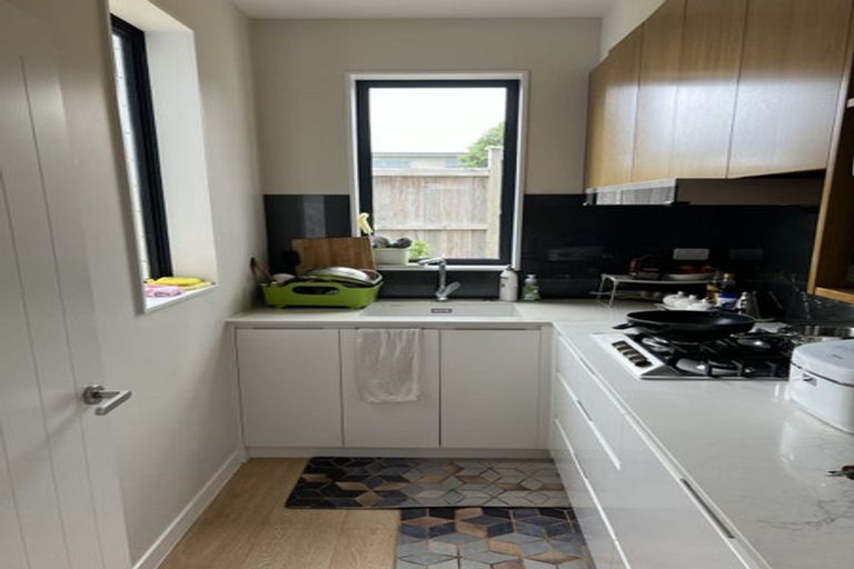 Photo of property in 89 Medallion Drive, Oteha, Auckland, 0632