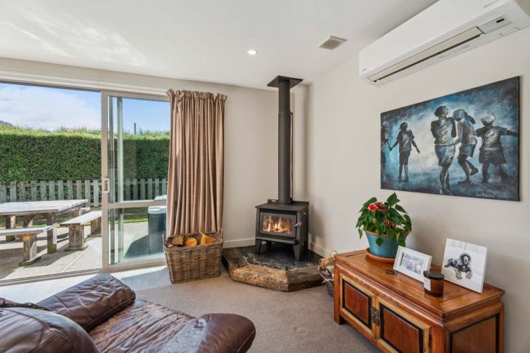 Photo of property in 12 Paradise Place, Lake Hawea, Wanaka, 9382