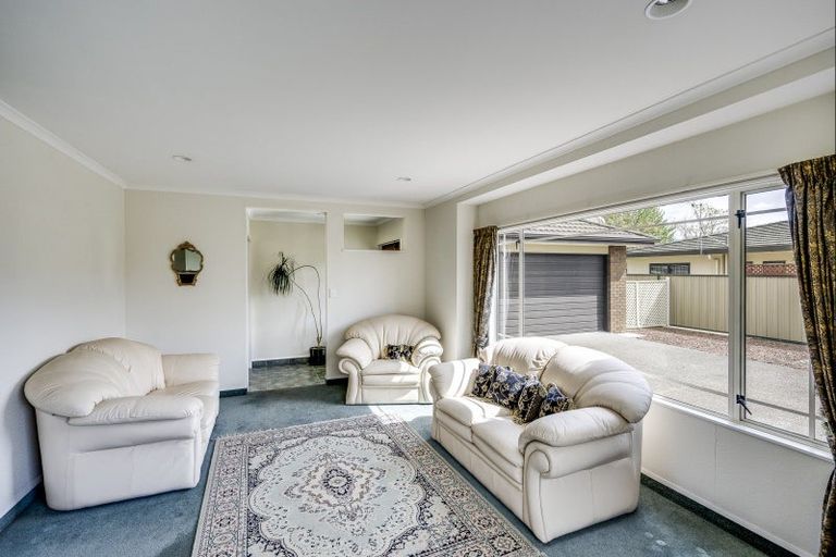 Photo of property in 19 Addington Place, Taradale, Napier, 4112