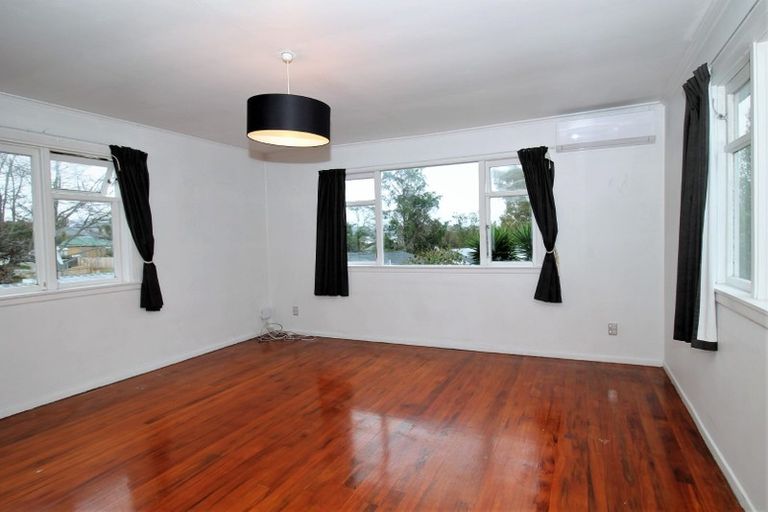 Photo of property in 1/1 Wattle Road, Sunnyvale, Auckland, 0612
