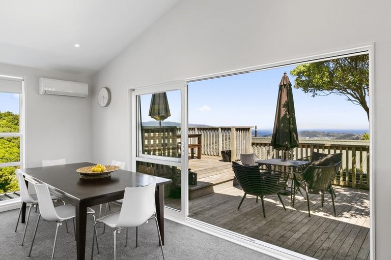 Photo of property in 4 Middlesex Place, Northland, Wellington, 6012