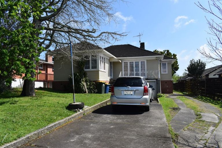 Photo of property in 84 Roberts Road, Te Atatu South, Auckland, 0610