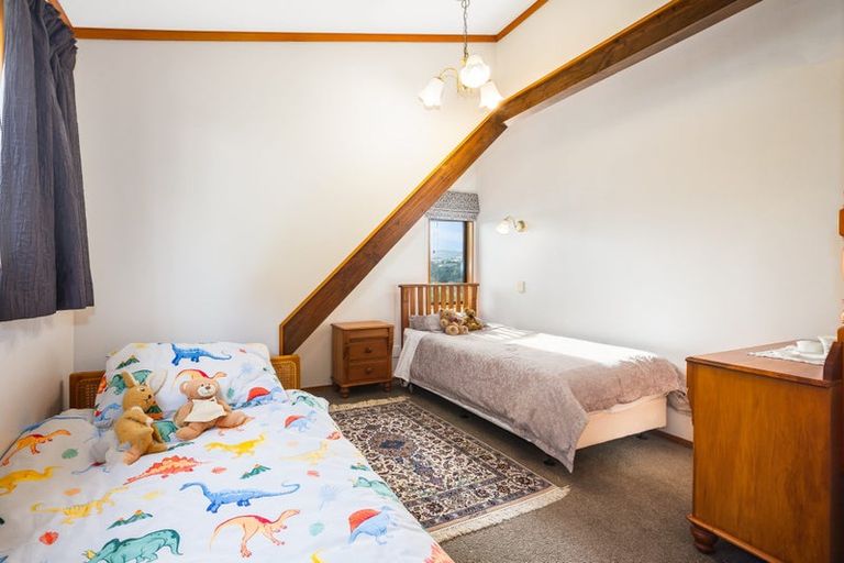 Photo of property in 34 Albatross Close, Whitby, Porirua, 5024