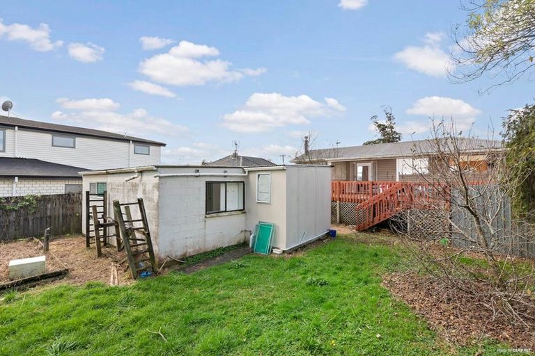 Photo of property in 36 Archibald Road, Kelston, Auckland, 0602