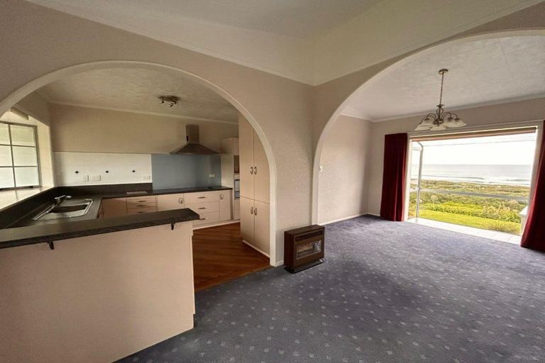 Photo of property in 121 Karaka Street, Castlecliff, Whanganui, 4501