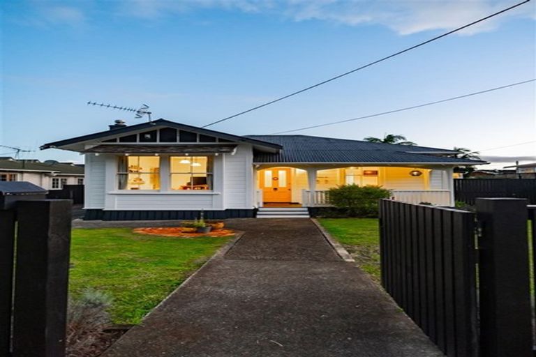 Photo of property in 10 Drummond Street, Regent, Whangarei, 0112