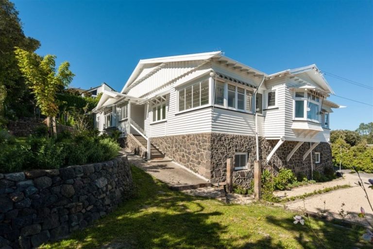 Photo of property in 134 Hackthorne Road, Cashmere, Christchurch, 8022