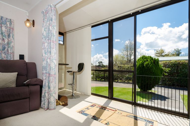 Photo of property in 1/27 Matuhi Rise, Henderson, Auckland, 0612