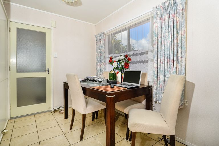 Photo of property in 1/27 Matuhi Rise, Henderson, Auckland, 0612