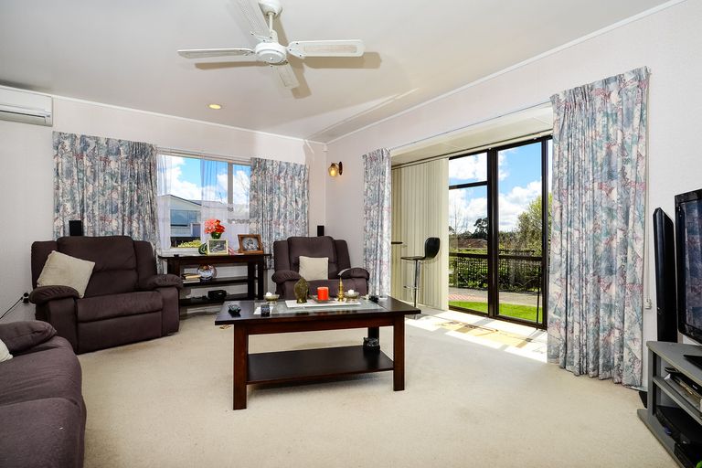 Photo of property in 1/27 Matuhi Rise, Henderson, Auckland, 0612