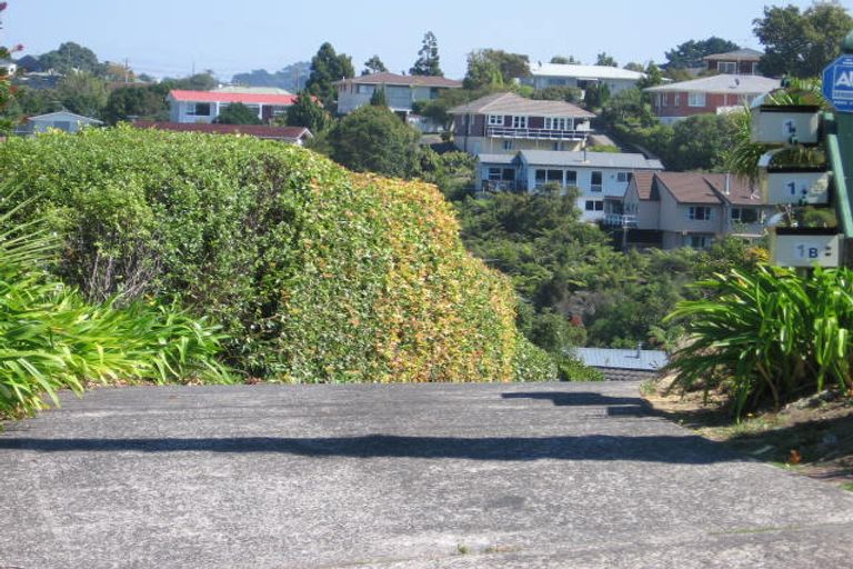 Photo of property in 1 Limmer Place, Browns Bay, Auckland, 0632