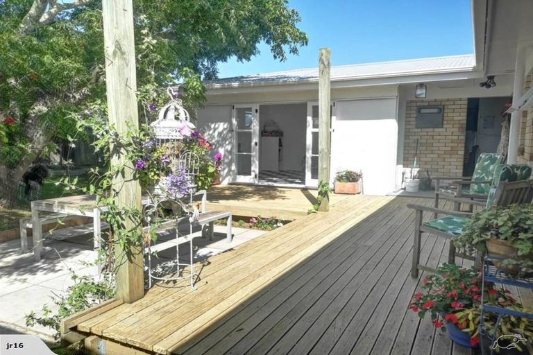 Photo of property in 596 Maunganui Road, Mount Maunganui, 3116