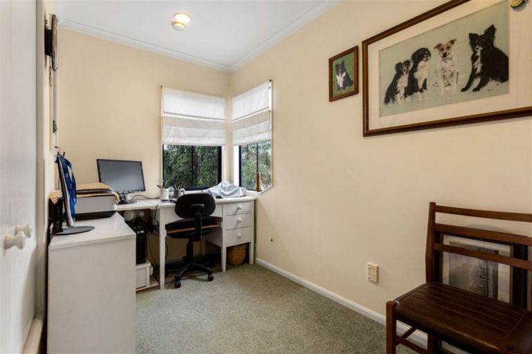 Photo of property in 15b Harrybrook Road, Green Bay, Auckland, 0604