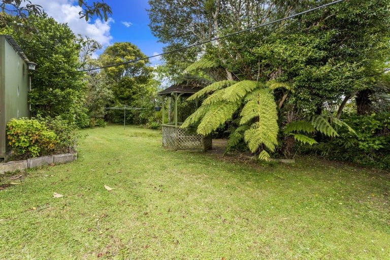 Photo of property in 12 Outlook Road, Greenhithe, Auckland, 0632