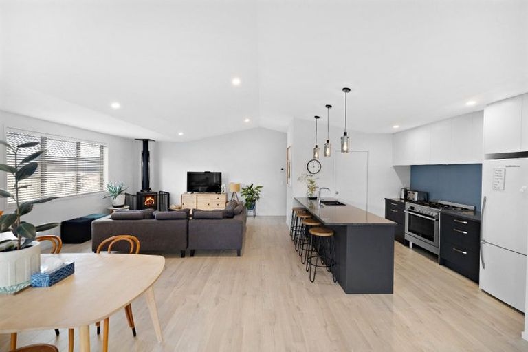 Photo of property in 15 Corriedale Road, Jacks Point, 9371