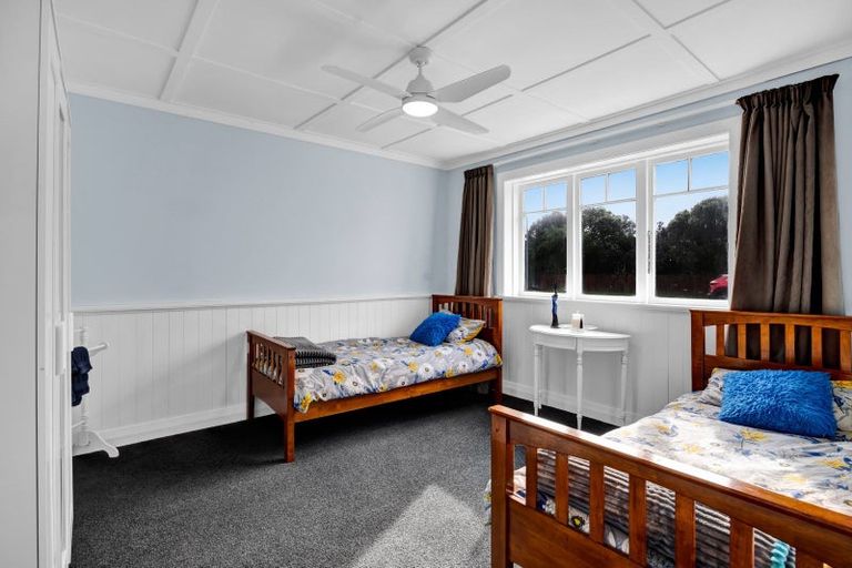 Photo of property in 16 Hector Place, Opunake, 4616