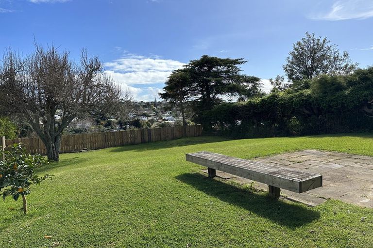 Photo of property in 9 Acacia Road, Torbay, Auckland, 0632